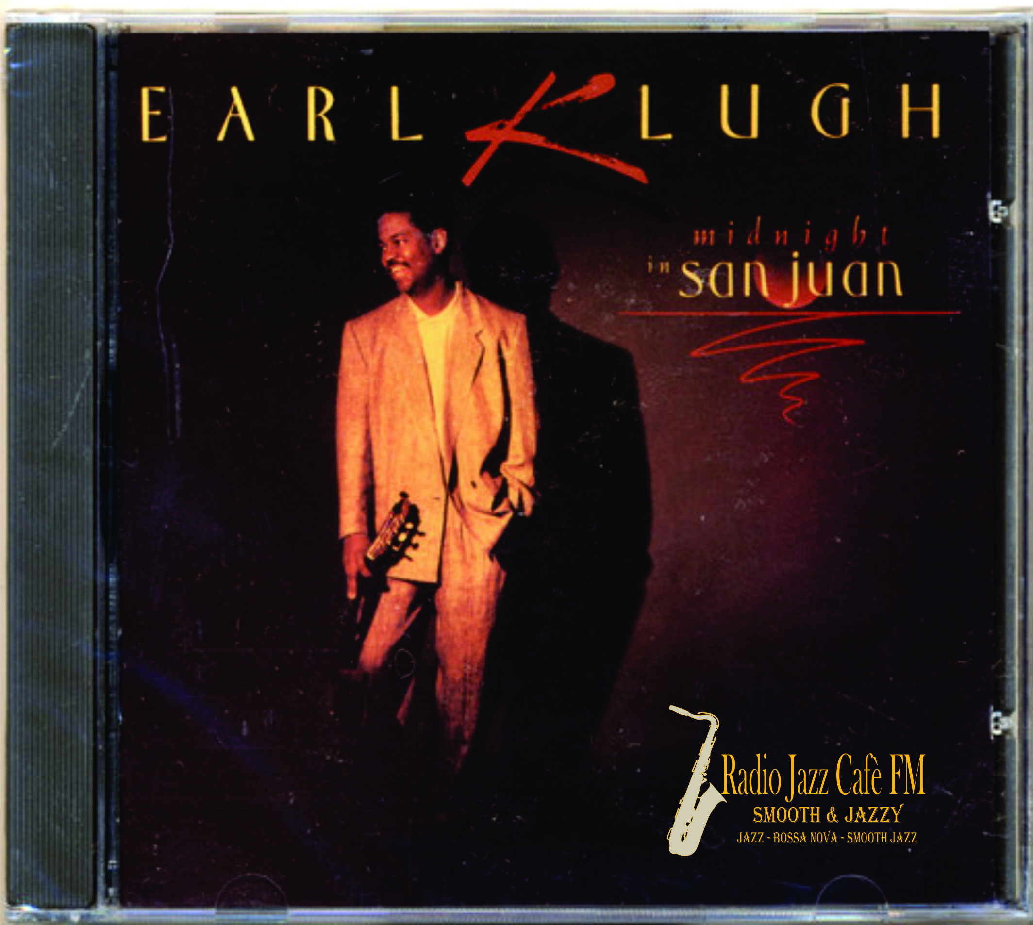 "Midnight in San Juan" es uno de los mejores albumes de estudio del guitarista amèricano de jazz contemporàneo EARL KLUGH editado en 1991 por el sello Warner Bros
Este Album del guitarrista EARL KLUGH fue todo un éxito comercial, Nro 1 en las principales revistas de jazz internacionales como BillBoard y Nro 1 de ventas en las disquerias màs importantes de Estados Unidos, fue considerado el "Mejor Album de Jazz Contemporáneo"
En "Midnight In San Juan" el guitarrista EARL KLUGH fusiona smooth jazz con ritmos latinos y caribeños, conto con los arreglos y direcciòn orquestal del Maestro Don Sebesky
El guitarrista contemporáneo EARL KLUGH estuvò acompañado por talentosos musicos internacionales de jazz: Ron Carter en contrabajo, Jean "Toots" Thielemans en armónica, Chuck Loeb en guitarra, Eliane Elias en piano, Sammy Figueroa en percusiòn, Ronnie Foster en teclados, Harvey Mason Sr en bateria, Buddy Williams en bateria, entre otros "Midnight in San Juan" es uno de los mejores albumes de estudio del guitarista amèricano de jazz contemporàneo EARL KLUGH editado en 1991 por el sello Warner Bros
Este Album del guitarrista EARL KLUGH fue todo un éxito comercial, Nro 1 en las principales revistas de jazz internacionales como BillBoard y Nro 1 de ventas en las disquerias màs importantes de Estados Unidos, fue considerado el "Mejor Album de Jazz Contemporáneo"
En "Midnight In San Juan" el guitarrista EARL KLUGH fusiona smooth jazz con ritmos latinos y caribeños, conto con los arreglos y direcciòn orquestal del Maestro Don Sebesky
El guitarrista contemporáneo EARL KLUGH estuvò acompañado por talentosos musicos internacionales de jazz: Ron Carter en contrabajo, Jean "Toots" Thielemans en armónica, Chuck Loeb en guitarra, Eliane Elias en piano, Sammy Figueroa en percusiòn, Ronnie Foster en teclados, Harvey Mason Sr en bateria, Buddy Williams en bateria, entre otros